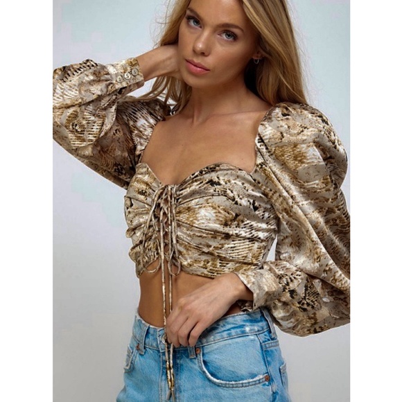 Out To Lunch Python Satin Top - Picture 5 of 5